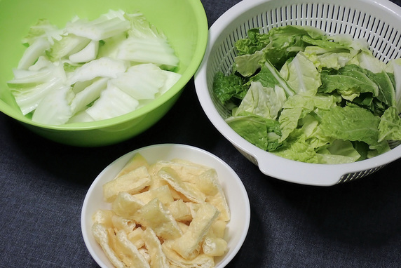 白菜の味噌汁作ったった